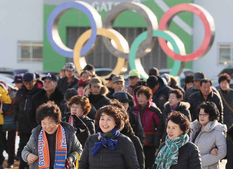 平昌五輪 記念式典 キム ヨナさんらカウントダウン 写真特集11 15 毎日新聞