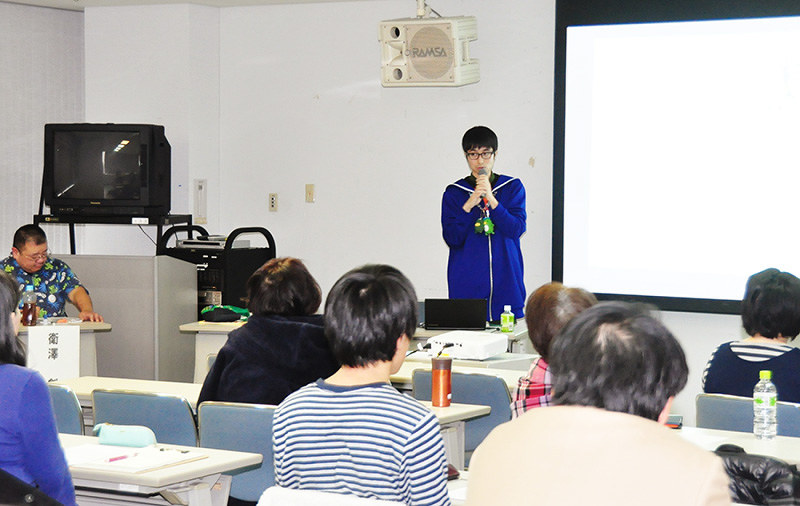 講師にLGBTの当事者らを招いて開催された勉強会=和歌山市内で、倉沢仁志撮影