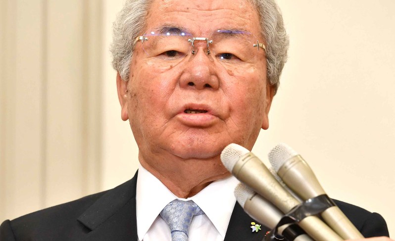 取材に応じる内田茂都議=東京都千代田区で2017年2月25日午後2時38分、西本勝撮影