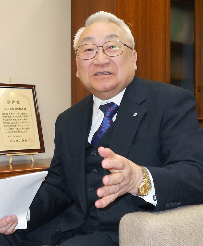 ご近所のお医者さん 医療の現場 届け400回 校医から災害救急まで 茂松茂人 府医師会長 連載と活動へ思い 大阪 毎日新聞