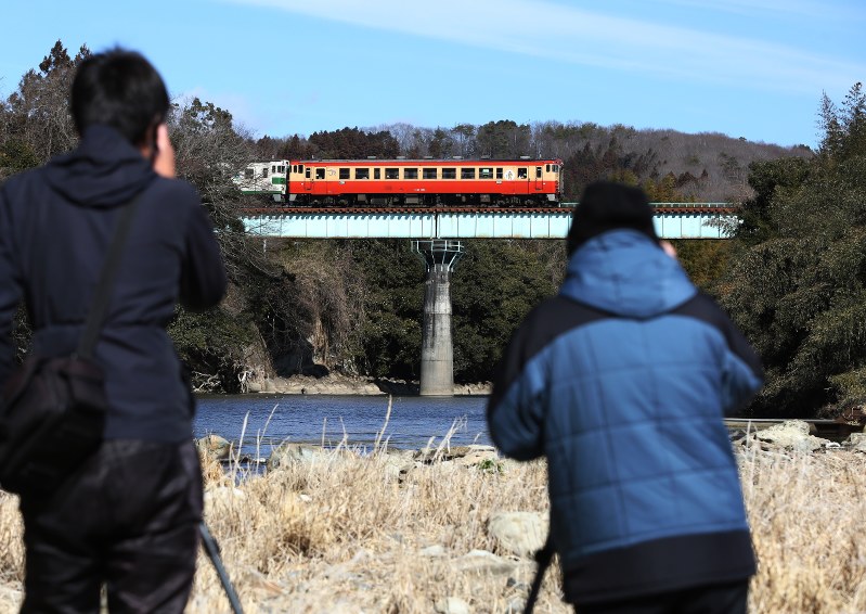 電車 JR烏山線：さよならディーゼル車「キハ40形」 | 毎日新聞