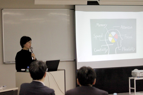 脳波について講演する島田凉子教授