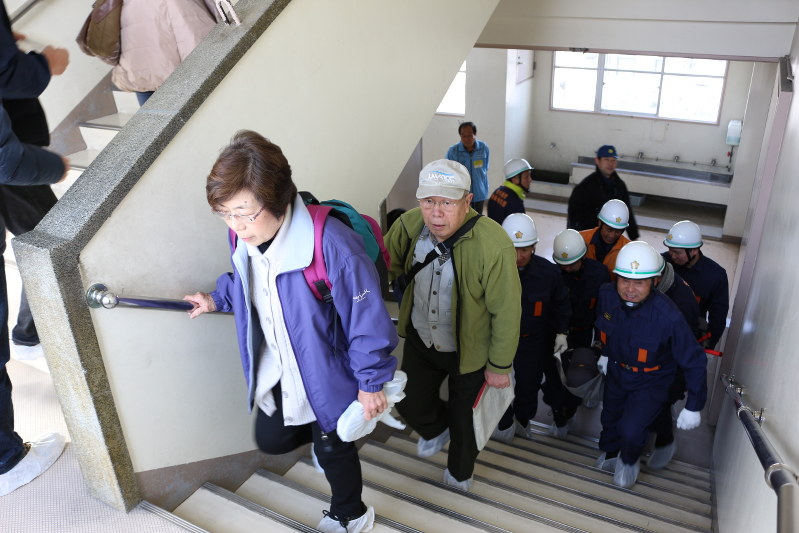 避難訓練 南海トラフ津波想定し 名古屋 港区の住民 愛知 毎日新聞