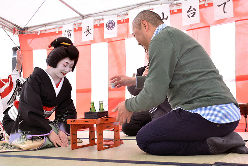 おきゃく 丸山台で楽しむ 板垣退助ゆかりの地 歴史的 文化的価値学ぶ 高知 毎日新聞