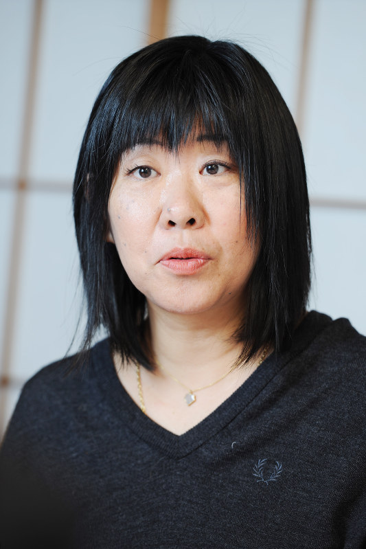 ｔｏｐｉｃｓ 吉本ばななさんエッセー集 丁寧に生きる指南書 日曜くらぶ 掲載の５０本 毎日新聞