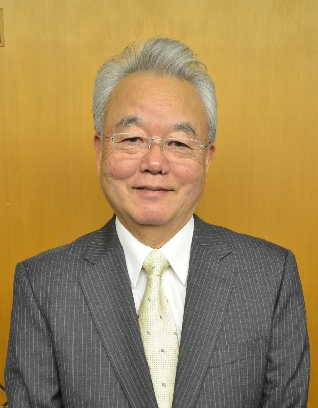 沖縄県 副知事に元沖縄国際大学長 富川氏が就任 毎日新聞