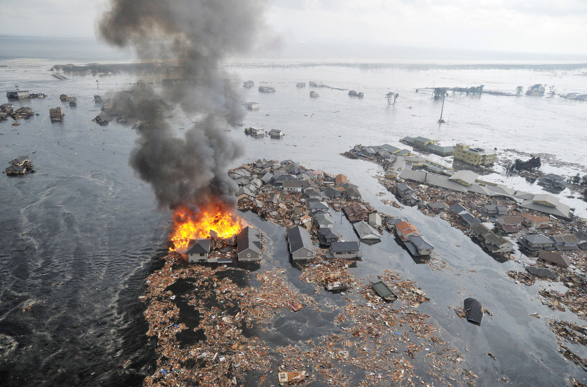 がれきの海から更地、そして復興へ