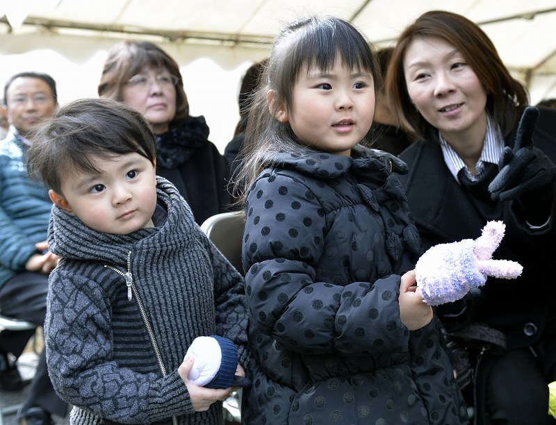 東日本大震災6年：新たな我が子2人に「天国の5人と一緒」 [写真特集