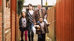 （ｃ） Sixteen Tyne Limited, Why Not Productions, Wild Bunch, Les Films du Fleuve,British Broadcasting Corporation, France 2 Cinéma and The British Film Institute 2016