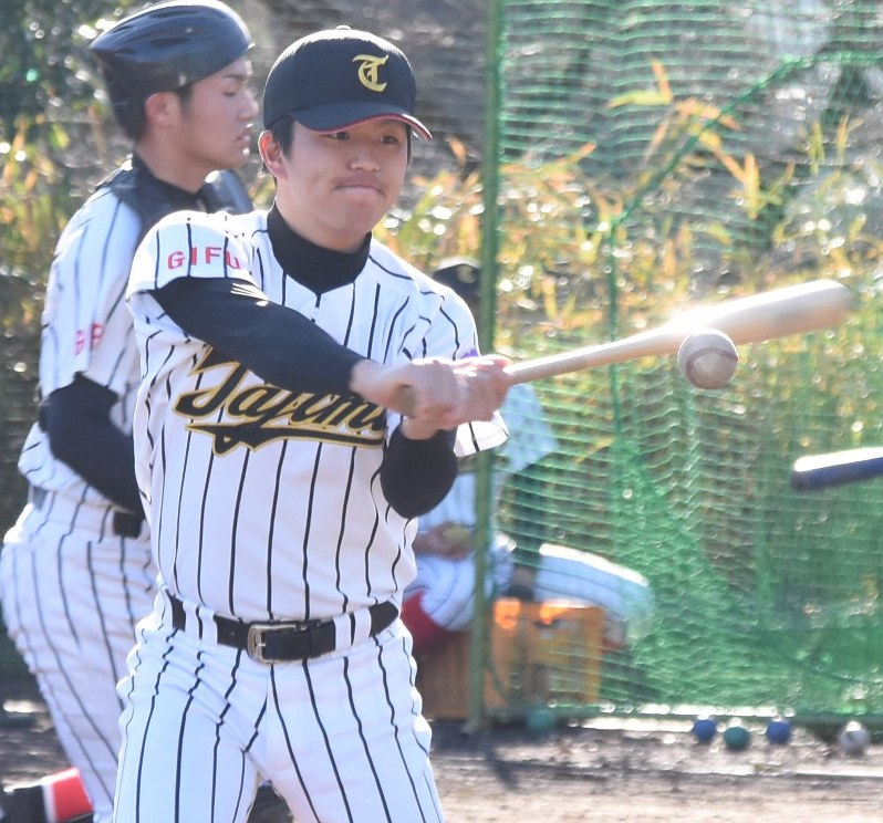 球心力 多治見センバツ初出場 考える野球 植え付け 永井コーチ 選手まるでスポンジ 甲子園初勝利に手応え 岐阜 毎日新聞