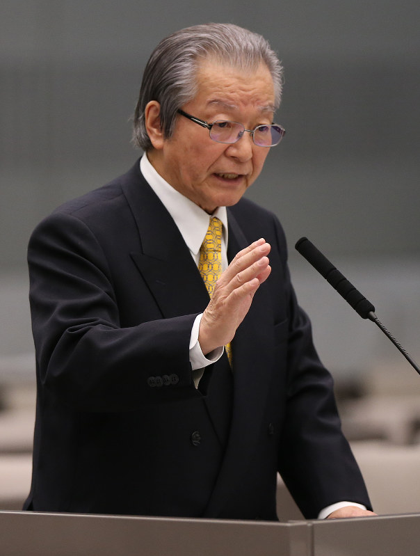 豊洲市場移転問題をめぐる百条委で発言する浜渦武生・元東京都副知事=都議会で2017年3月19日午後2時6分、小出洋平撮影