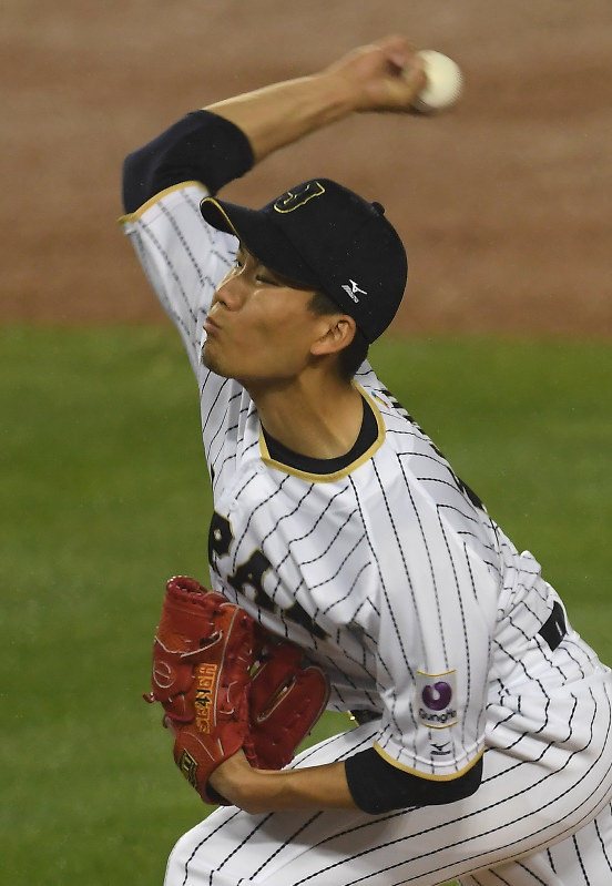 【日本―米国】力投する日本の2番手・千賀=米カリフォルニア州ロサンゼルスのドジャースタジアムで2017年3月21日、久保玲撮影