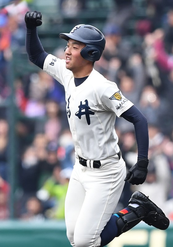 選抜高校野球：接戦制して福井工大福井 仙台育英を降す [写真