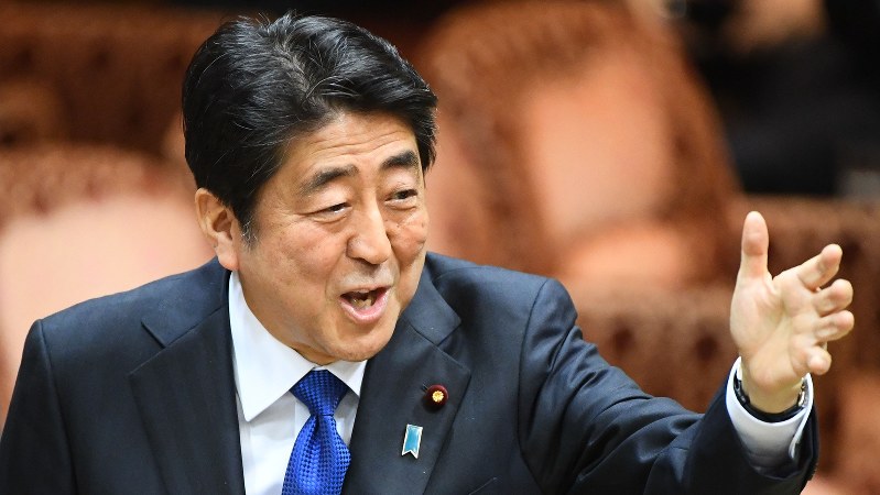 民進党・蓮舫代表の質問に答える安倍晋三首相=2017年3月6日、川田雅浩撮影