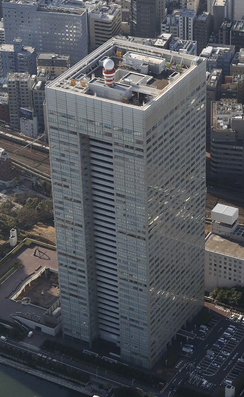 東芝本社=東京都港区芝浦で2017年1月20日、本社ヘリから