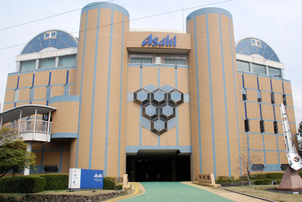 工場探検 アサヒビール博多工場 福岡市博多区竹下 見学者半数が外国人 年間８万人 同社８工場でトップ 毎日新聞