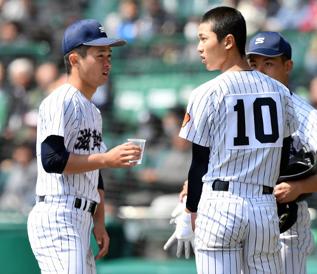 第８９回選抜高校野球 故障のエース 夏へ誓う 滋賀学園 神村月光投手 毎日新聞