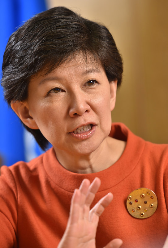 中満泉氏