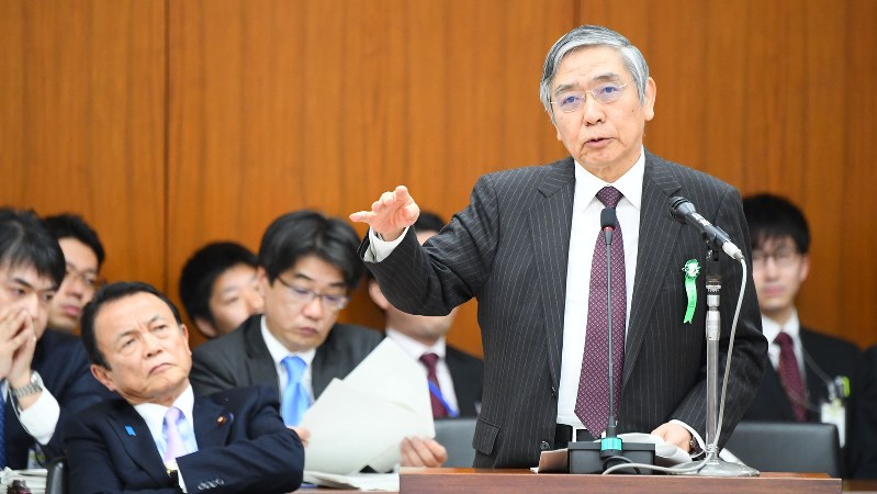 衆院財務金融委員会で答弁する日銀の黒田東彦総裁=2017年2月22日、川田雅浩撮影