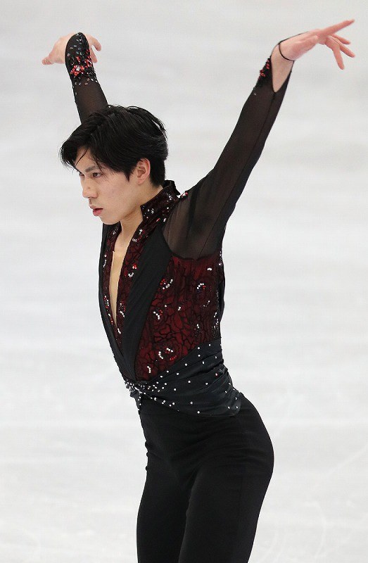 In Photos: Uno grabs second in world championships short program