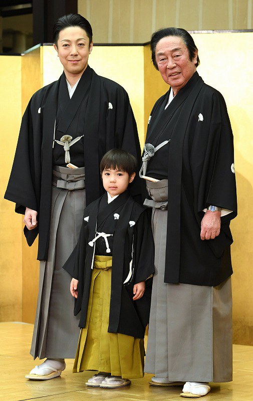 歌舞伎座 寺島しのぶさん長男 初お目見え 写真特集6 7 毎日新聞 歌舞伎座 寺島しのぶさん長男 初お目見え 写真特集6 7 毎日新聞