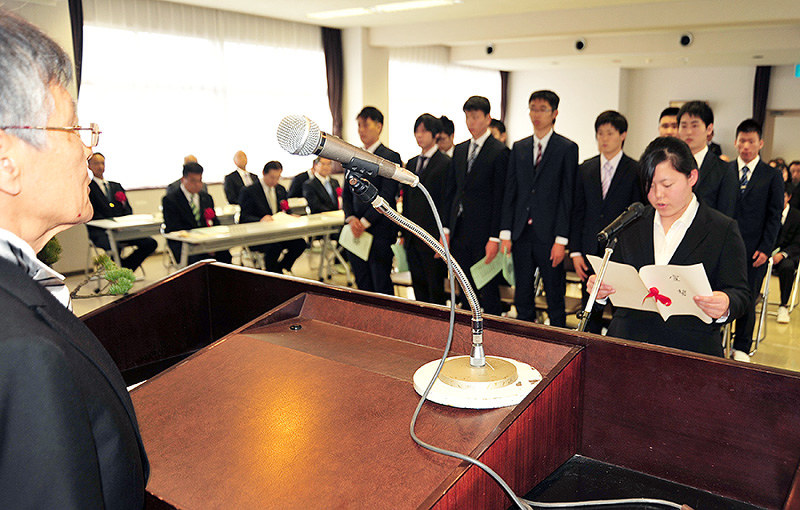 入学式 各地で新生活始まる 府立農業大 京都の農業担って 綾部 京都 毎日新聞