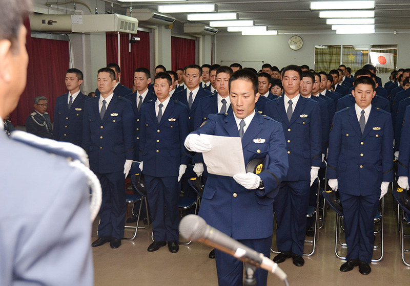県警察学校 入校式 新人警官が宣誓 和歌山 毎日新聞