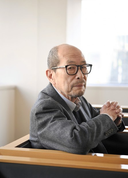 映画「追憶」（東宝系）の公開（５月６日）を前に映画人生の歩みを語った降旗康男監督＝中村藍撮影