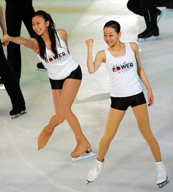 ‘03スポーツアイ四月フィギュアスケート安藤美姫クーリック浅田舞ヤグディン 浅田真央：名演、記憶の中に…同世代「寂しい」 | 毎日新聞