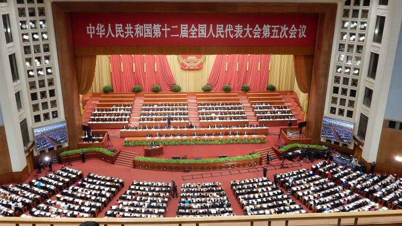 人民大会堂で開かれた全人代の開幕式。中国の政財界の主要人物が一堂に会する中国の最重要イベントの一つだ=2017年3月5日、赤間清広撮影