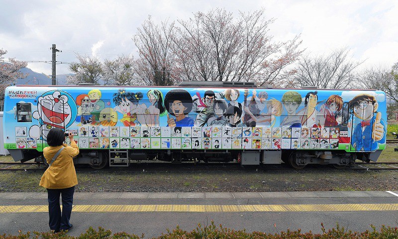 熊本地震：がんばれクマモト！ 南阿蘇鉄道に寄せ書き列車 [写真特集6/5