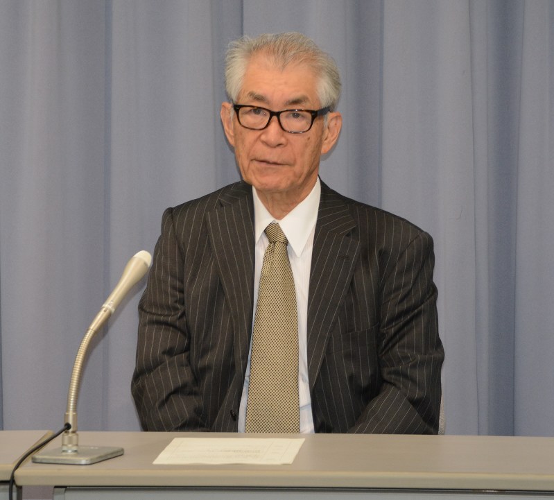 4月末での退任を明らかにした県立大の本庶佑理事長=県庁で