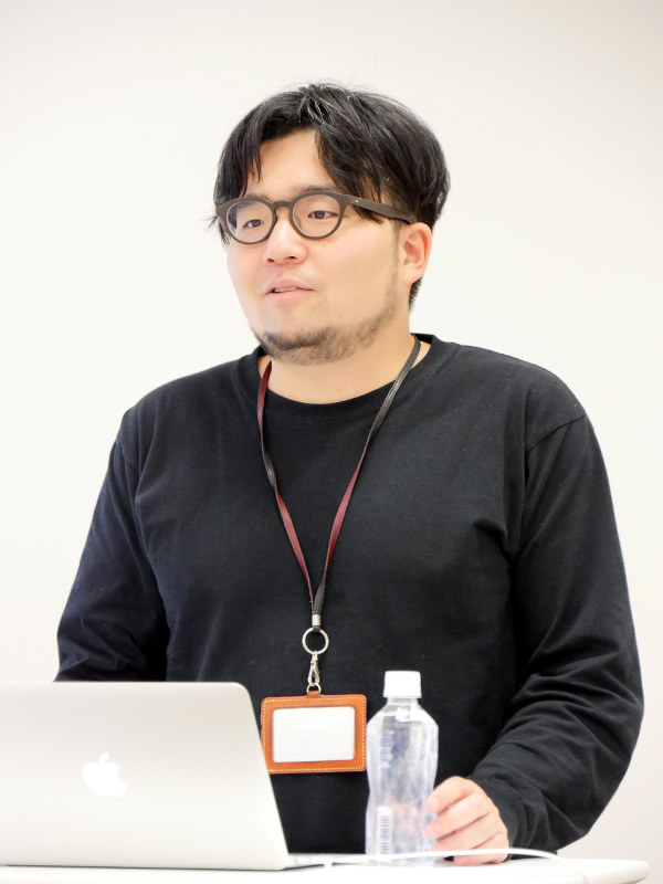 グノシーの「クリックベイト(釣り記事)」対策について説明する、同社の共同創業者の関喜史氏=2017年4月28日午後1時55分、尾村洋介撮影
