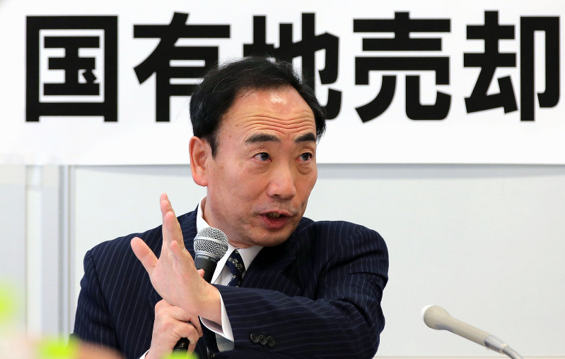 民進党の「森友学園への国有地売却問題解明PT」によるヒアリングで説明する学校法人「森友学園」前理事長の籠池泰典氏=東京都千代田区の衆院第2議員会館で2017年4月28日午前11時13分、宮武祐希撮影