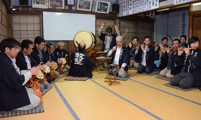 佐原の山車行事 ユネスコ遺産登録記念 ２４台 祝賀の引き回し 最古の下座連 囃子響く 千葉 毎日新聞
