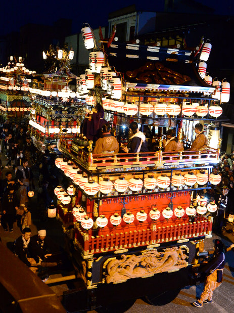 高山祭：総曳き揃え 春・秋の屋台55年ぶり競演 岐阜 | 毎日新聞