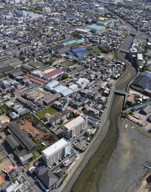 愛媛親子殺傷 知らない中年女に切られた ９２歳母死亡 毎日新聞