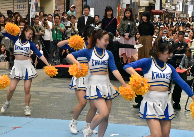 大学倶楽部・関西学院大：チアリーダーらが「とびきりエール」 応援
