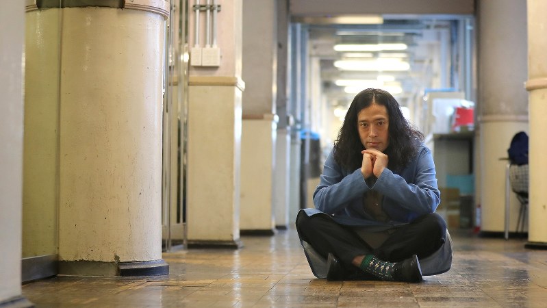 又吉直樹さん=東京都新宿区で2017年4月9日、長谷川直亮撮影