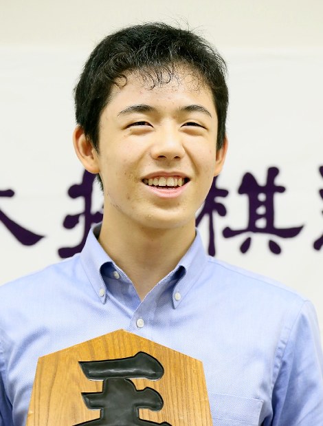 将棋：最年少、藤井四段が公式戦17連勝 王将戦1次予選 | 毎日新聞
