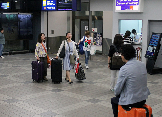 岡山空港 昨年度利用 8年ぶりに140万人突破 訪日外国人狙い 奏功 岡山 毎日新聞