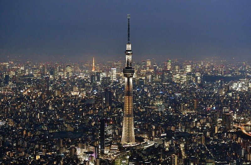 スカイツリー：橘色を基調に 新ライティング「幟」始まる [写真特集5/5