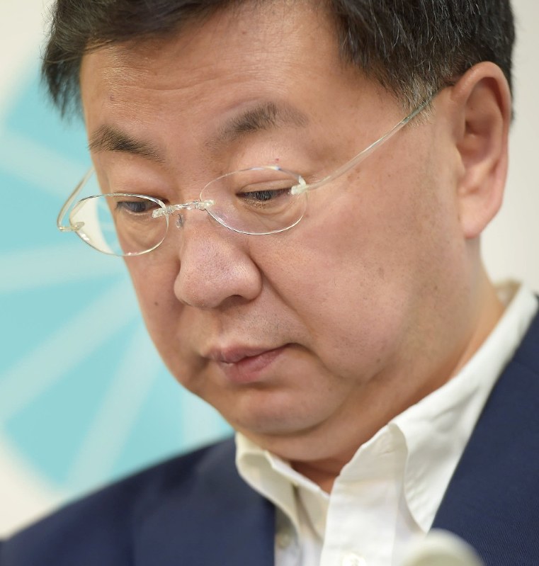 記者会見する松野博一文部科学相=文科省で2017年5月19日午後4時1分、藤井達也撮影