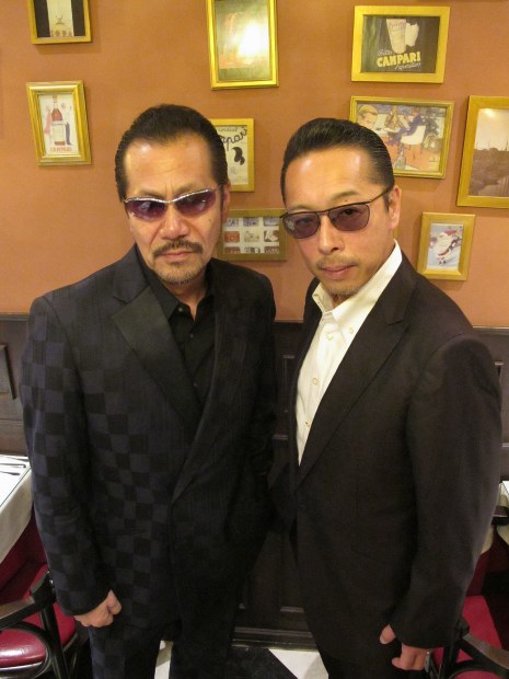 ロックバンド：520歳超CDデビュー「銀蝿」の翔さんも | 毎日新聞