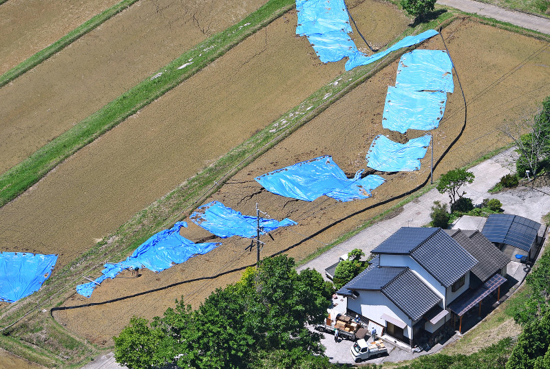 大分・地割れ：1カ所で1時間で最大12．7ミリ広がる | 毎日新聞