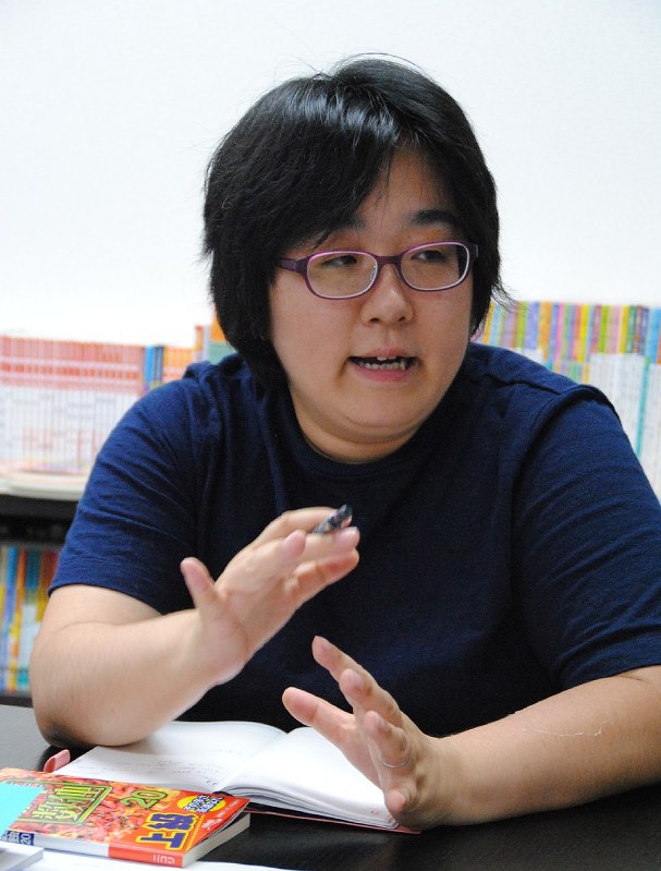 数独 広がる愛好者 子どもからお年寄りまで 時間を忘れて楽しむ ニコリ コンテンツ営業部長 荒井奈緒さんに聞く 毎日新聞