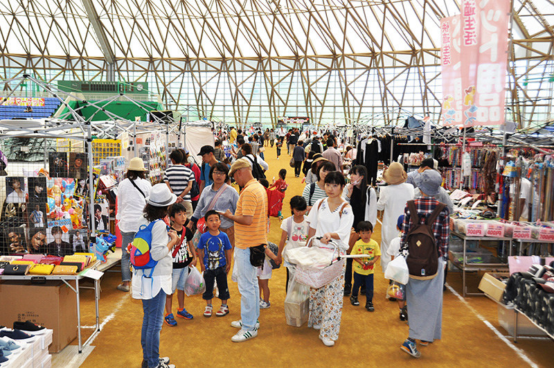 但馬ドームフェス ３万人 フリマ満喫 日高 兵庫 毎日新聞