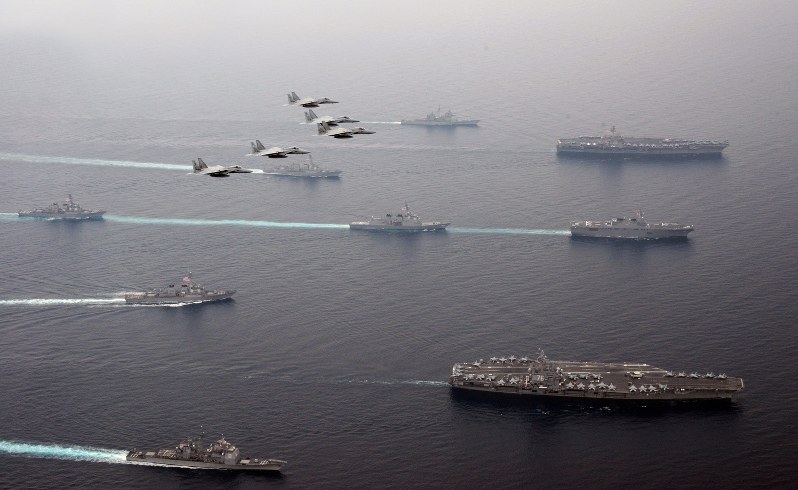 米海兵隊 spc 実物 日本海：米空母2隻と自衛隊が共同訓練 艦艇12隻並ぶ | 毎日新聞