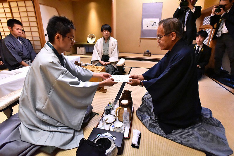 名人戦 甲府で第６局始まる 写真特集12 15 毎日新聞