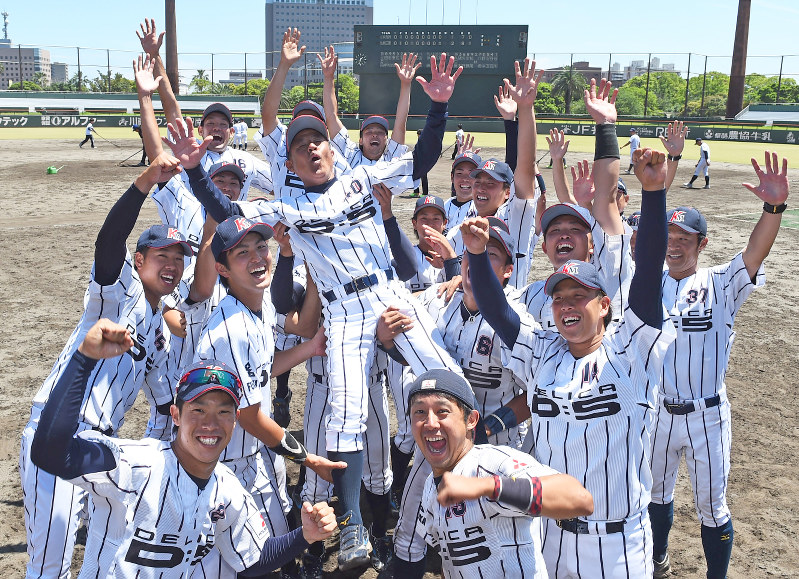 第８８回都市対抗野球 九州地区予選 九州三菱 気力でドーム切符 スタンド歓喜 社員一丸盛り上がる 福岡 毎日新聞